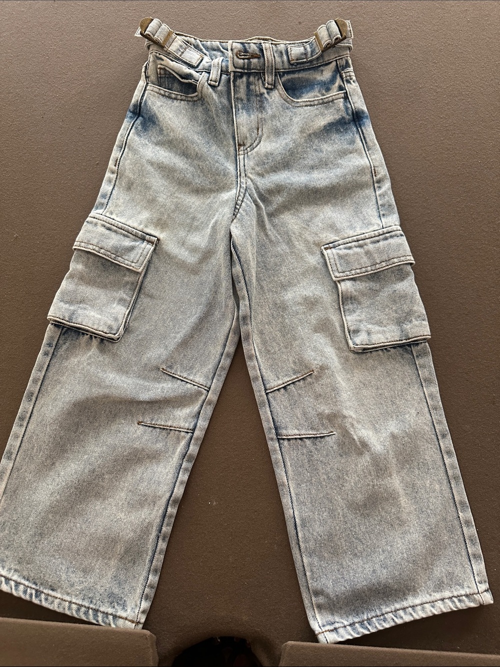 Kids Cargo Wide-Leg Jeans in Light Blue Wash